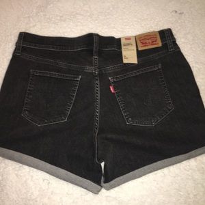Levi’s black denim shorts size 16 / W33